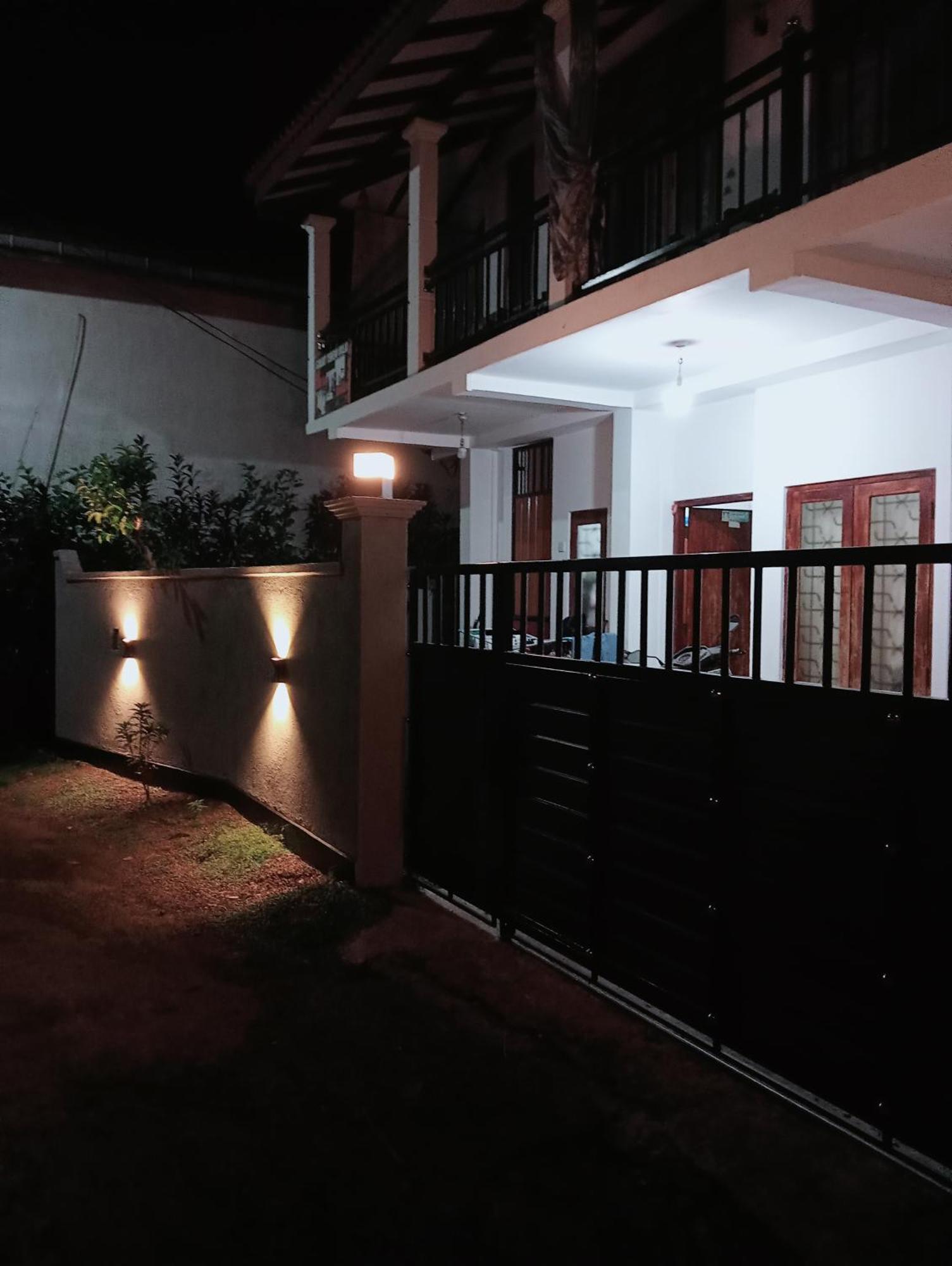 Great Yeheni Villa Хиккадува Экстерьер фото