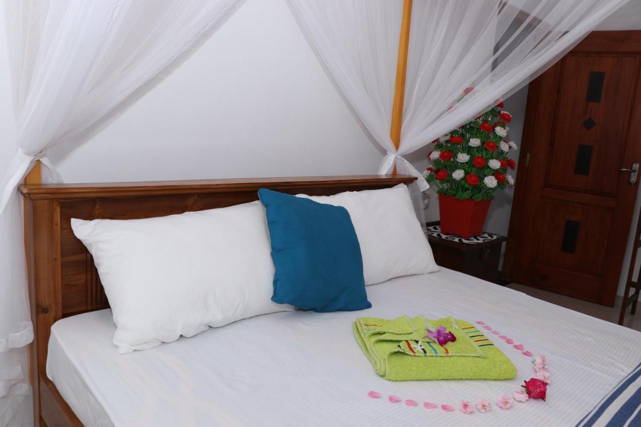 Great Yeheni Villa Хиккадува Экстерьер фото