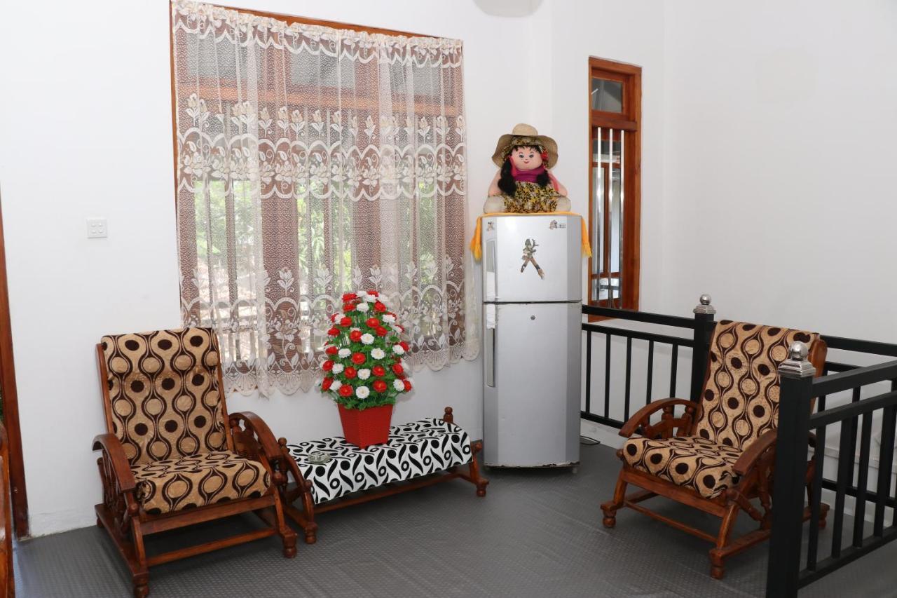 Great Yeheni Villa Хиккадува Экстерьер фото
