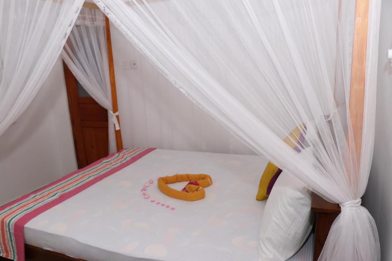 Great Yeheni Villa Хиккадува Экстерьер фото