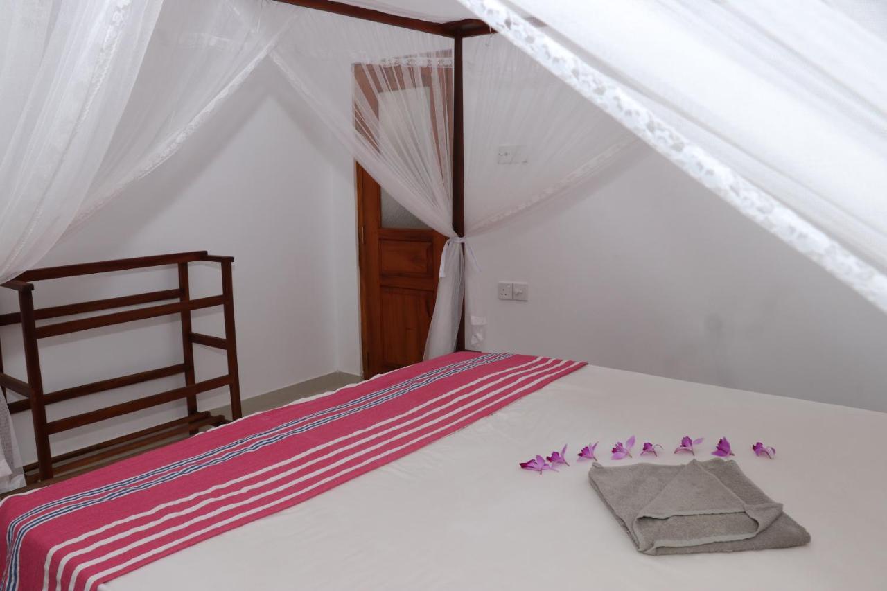 Great Yeheni Villa Хиккадува Экстерьер фото