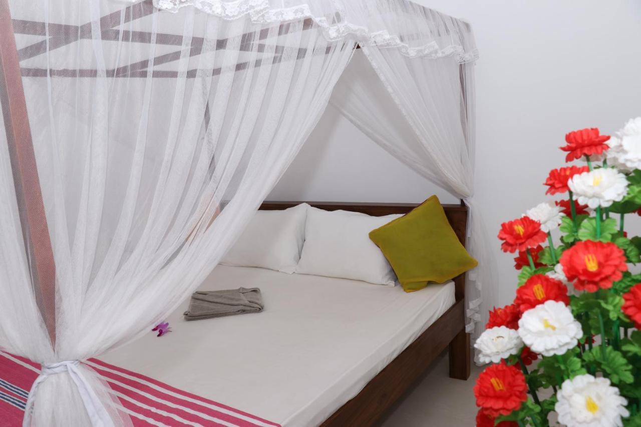 Great Yeheni Villa Хиккадува Экстерьер фото