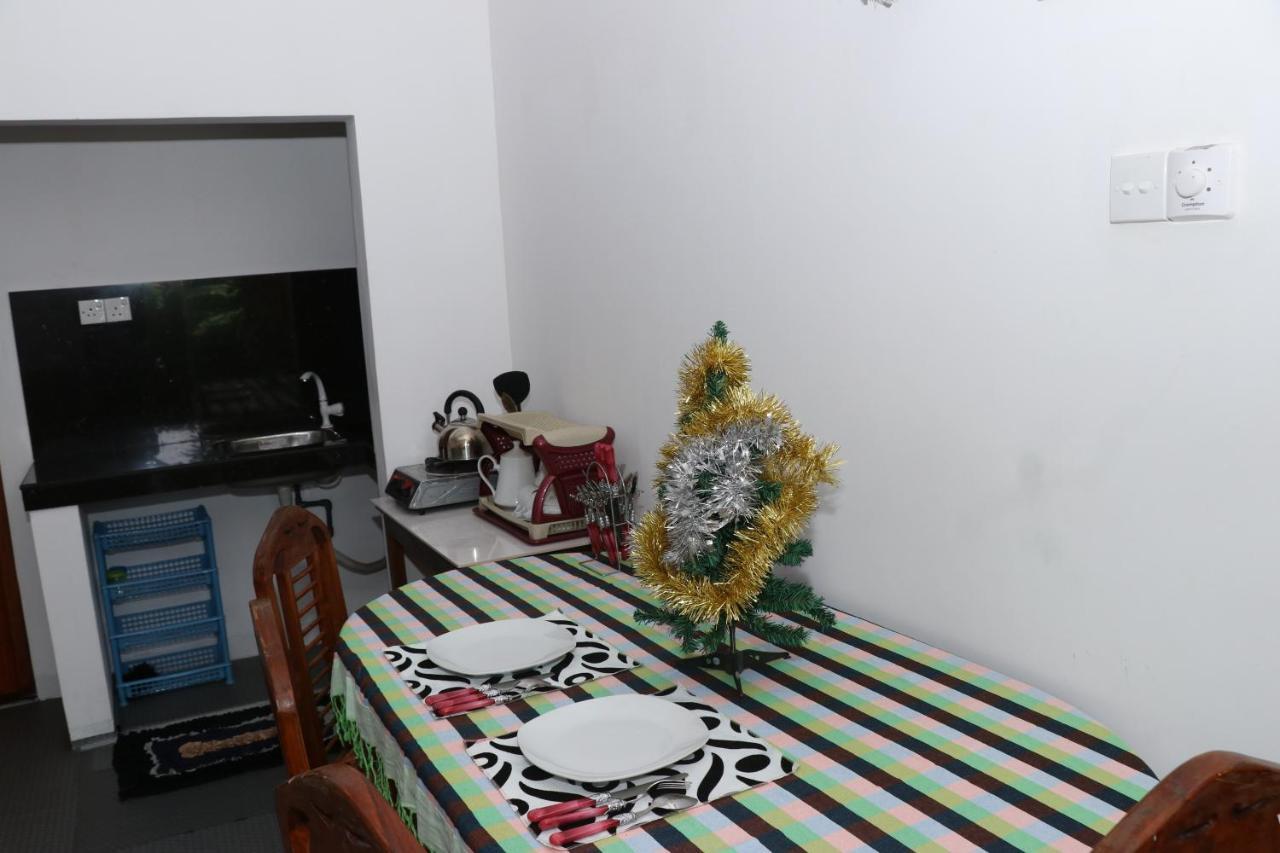 Great Yeheni Villa Хиккадува Экстерьер фото